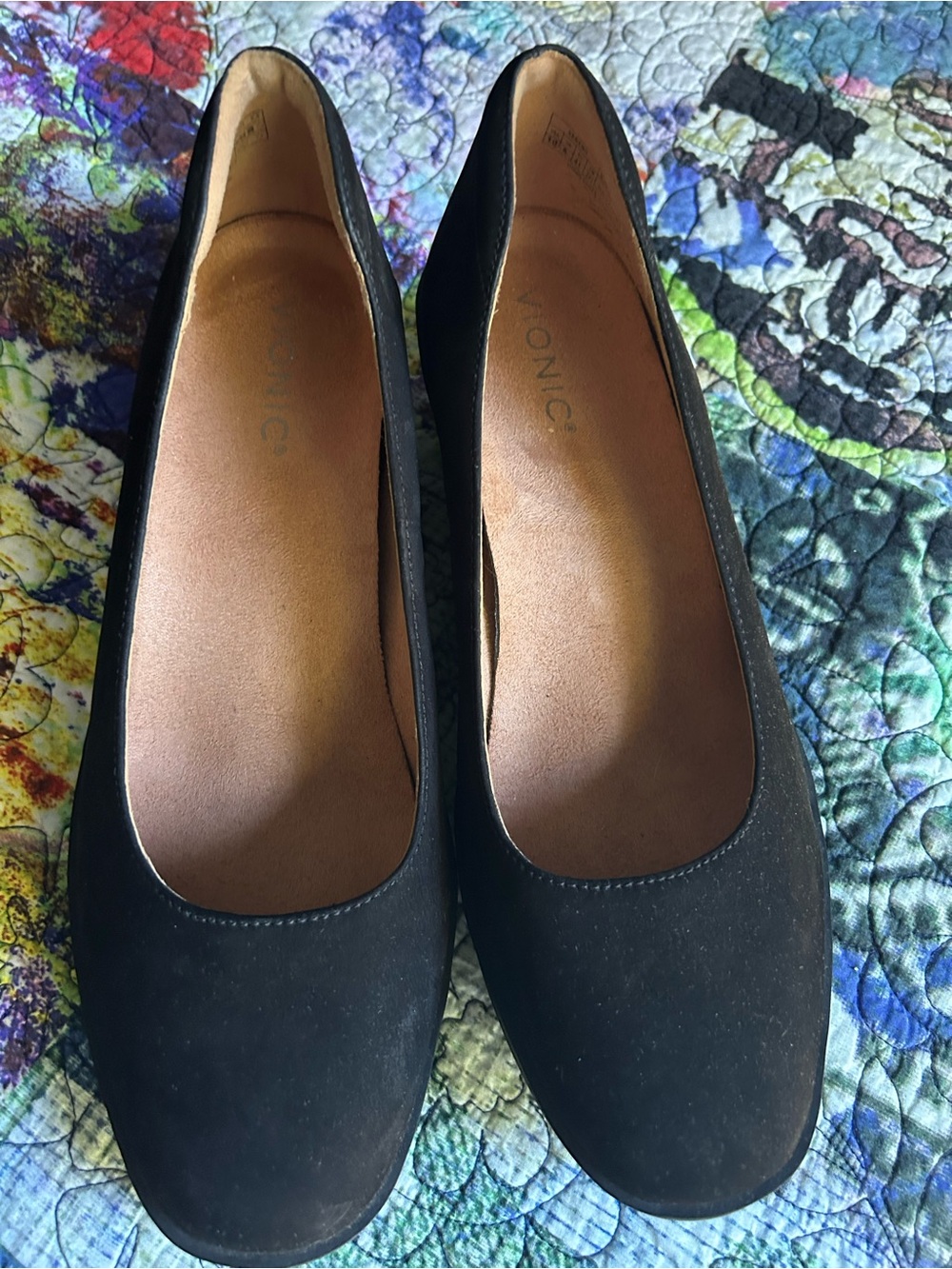 Vionic Black Suede Round-Toe Ballet Flats
